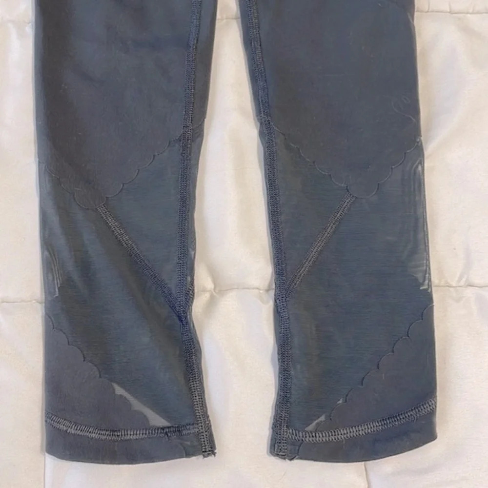 💰Victoria’s Secret dark gray mesh decorative ankle leggings size xs - Picture 7 of 9